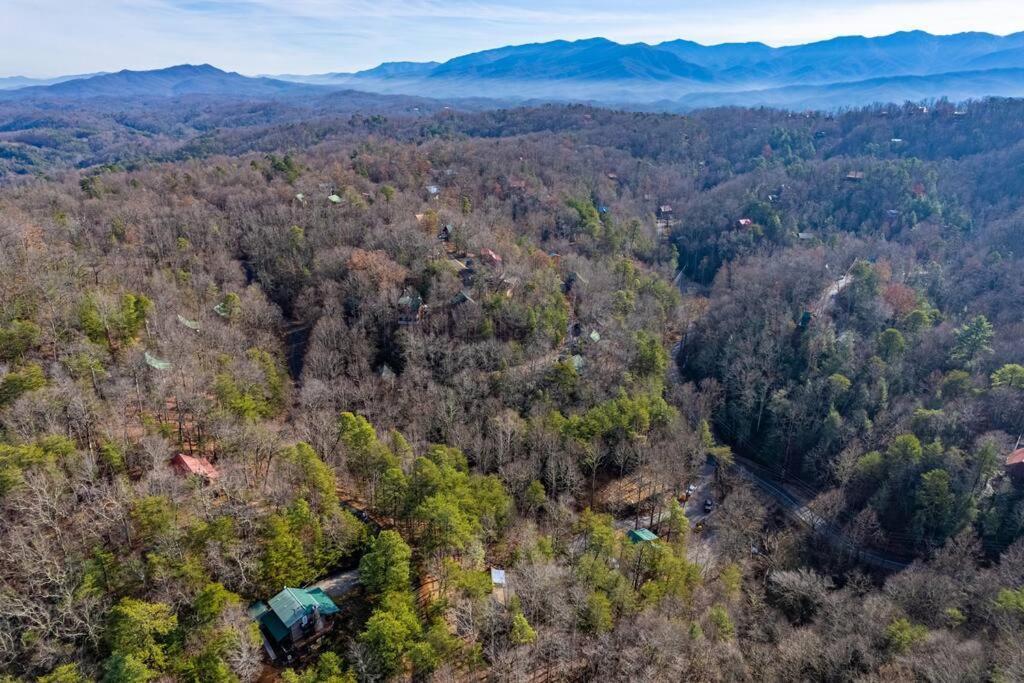 Very Private, Real Log Cabin With Hot Tub! Sevierville Exterior photo