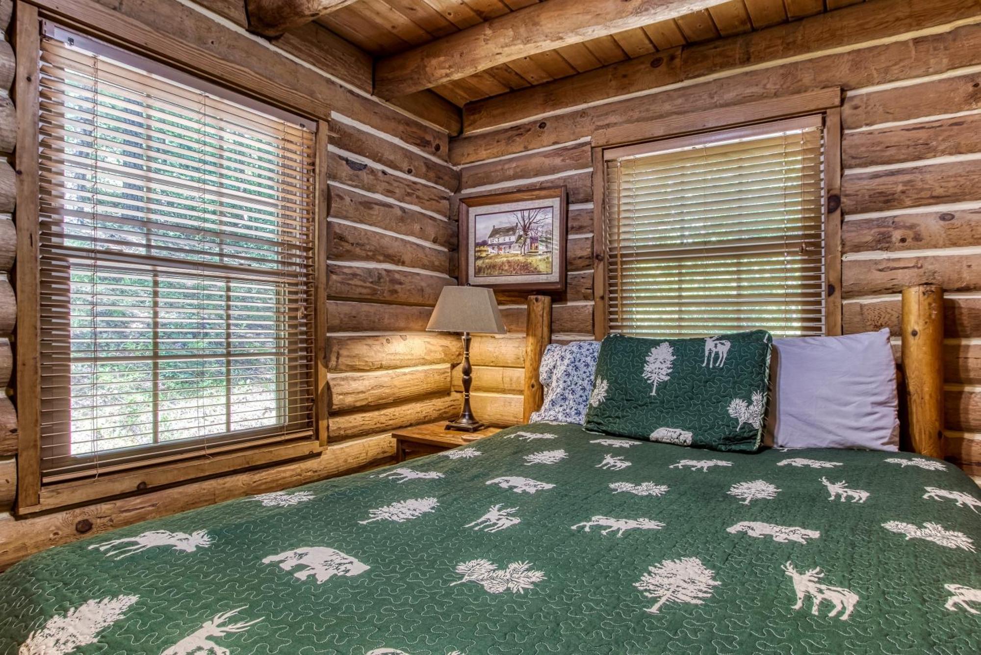 Very Private, Real Log Cabin With Hot Tub! Sevierville Exterior photo